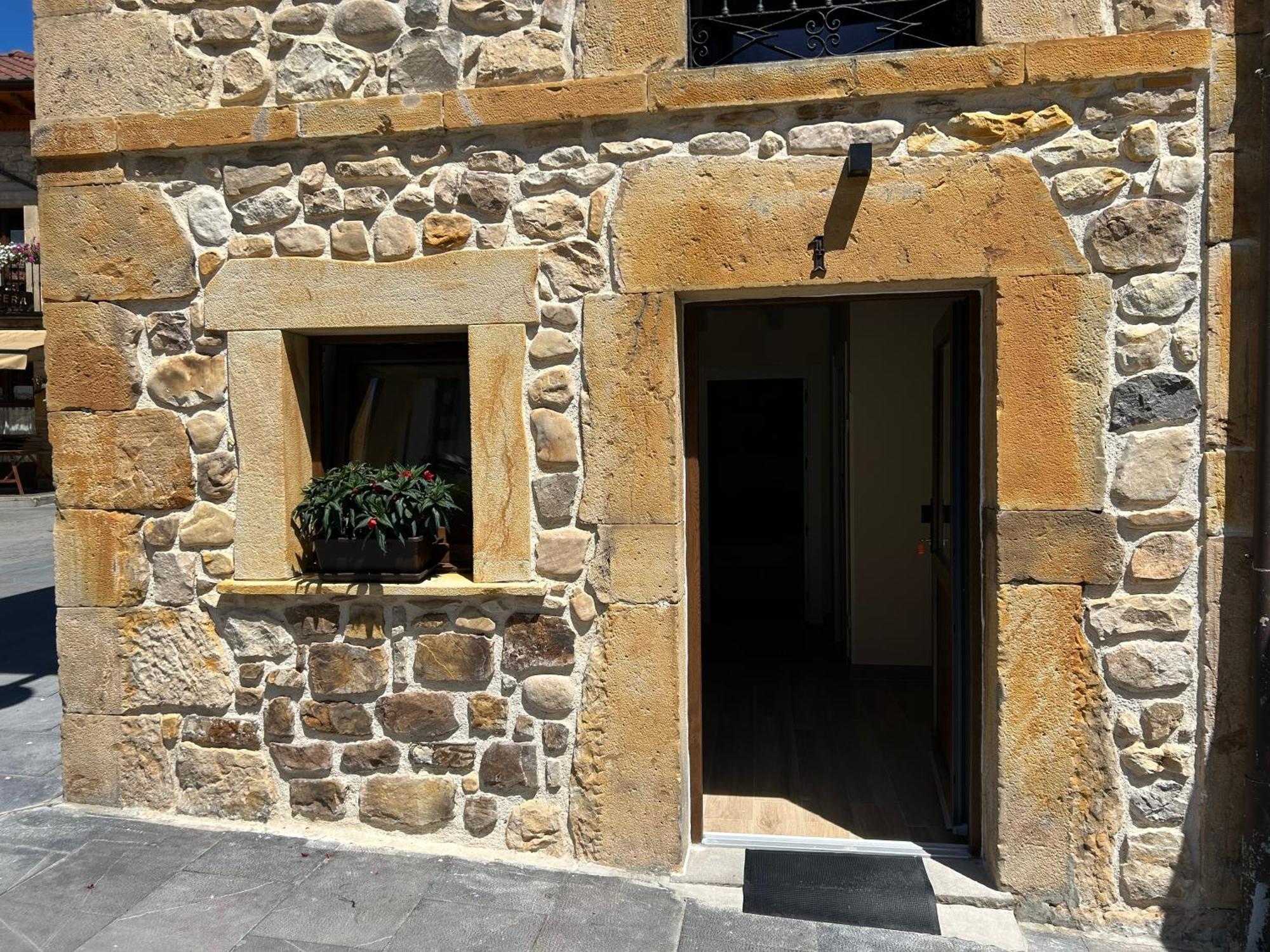Apartamentos San Roque Arenas De Cabrales Zewnętrze zdjęcie